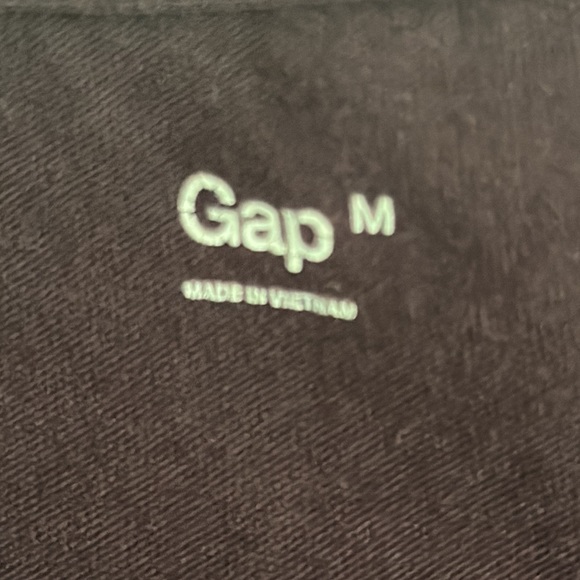 Gap V Neck Tee EUC - Picture 3 of 4
